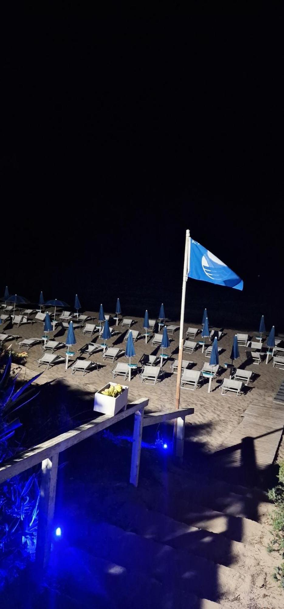 Hotel Caraibisiaco sul mare San Pietro in Bevagna Esterno foto