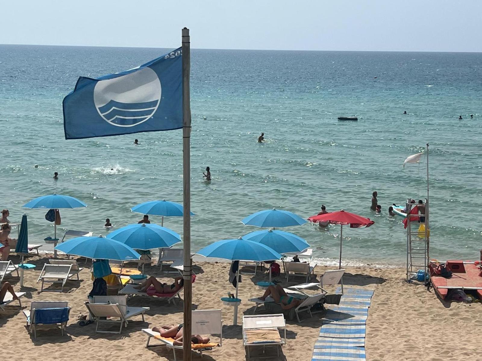 Hotel Caraibisiaco sul mare San Pietro in Bevagna Esterno foto