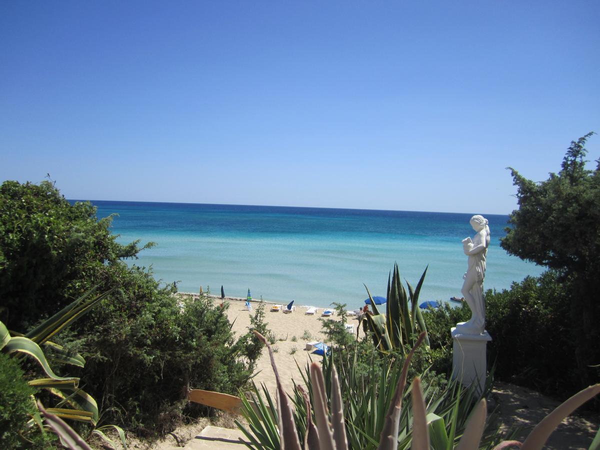 Hotel Caraibisiaco sul mare San Pietro in Bevagna Esterno foto