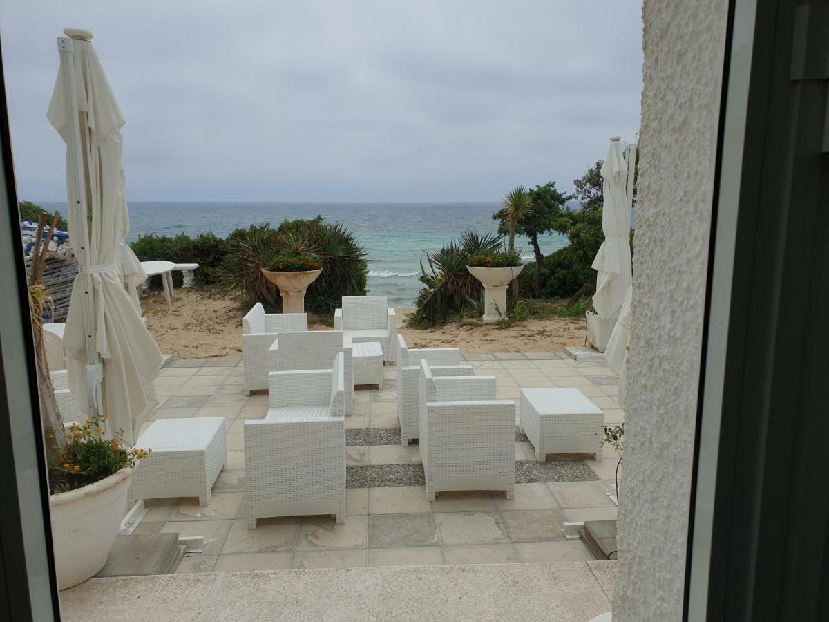 Hotel Caraibisiaco sul mare San Pietro in Bevagna Esterno foto